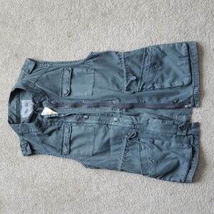 Small gray Per Se zippered vest, new with tags